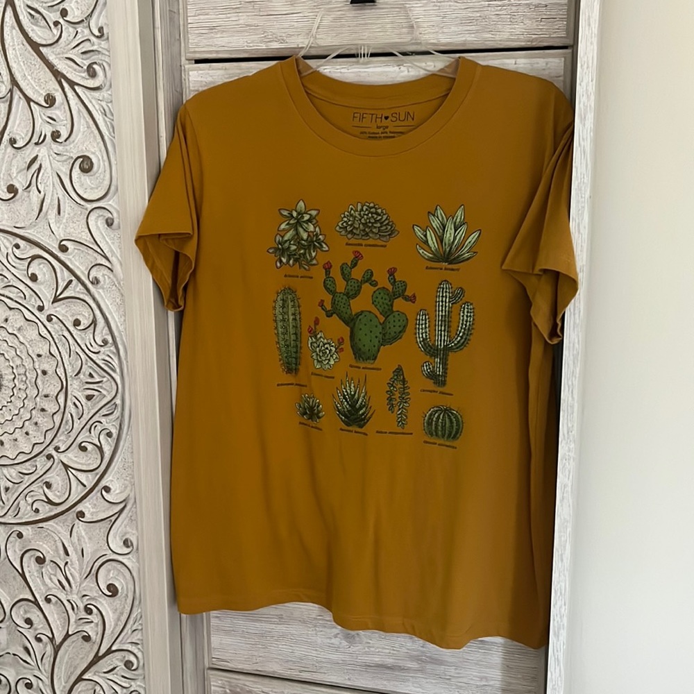 Target Fifth Sun Cactus 🌵 / Plant 🪴 Tee Shirt